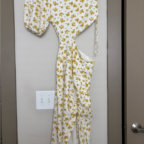 Sabo White and Gold Dress - Picture 2 of 3